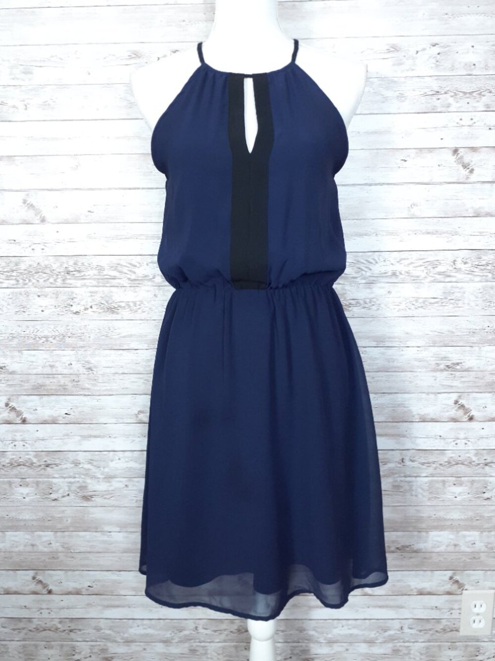 H&M Halter Style Sleeveless Dress Size 6 Keyhole Lined Elastic Waist 999A